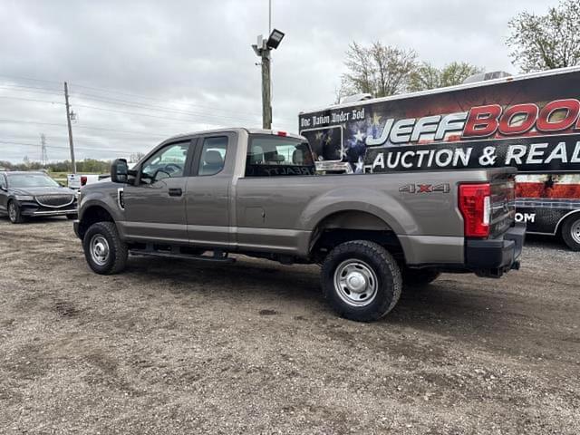 Image of Ford F-250 equipment image 1