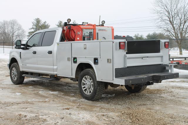 Image of Ford F-250 equipment image 2
