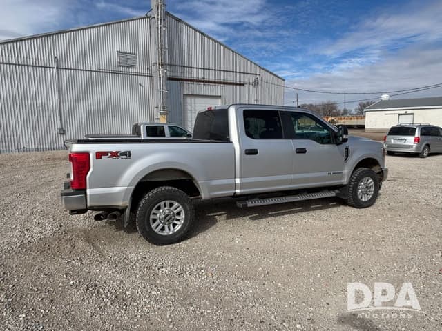 Image of Ford F-250 equipment image 3