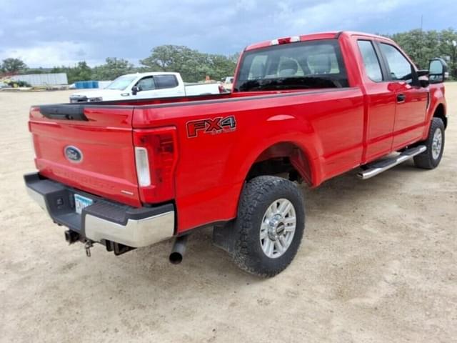 Image of Ford F-250 equipment image 4