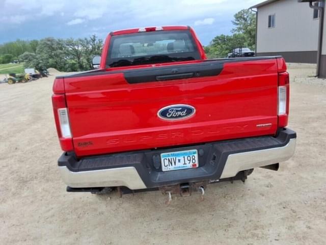 Image of Ford F-250 equipment image 3