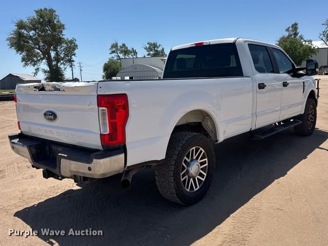Image of Ford F-250 equipment image 4