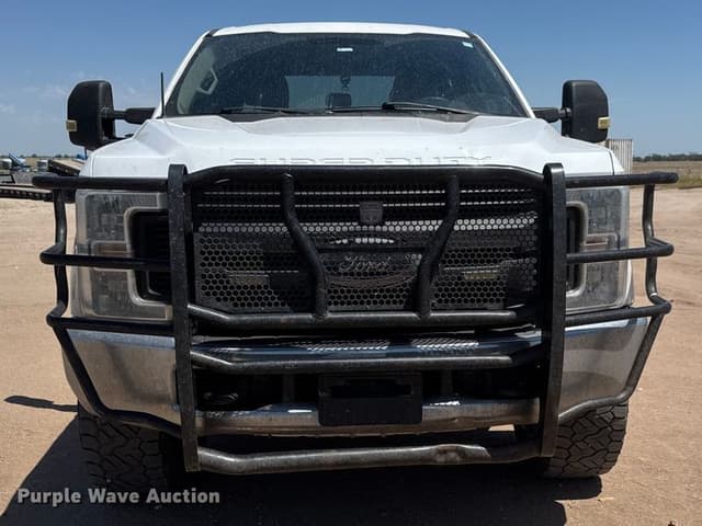 Image of Ford F-250 equipment image 1