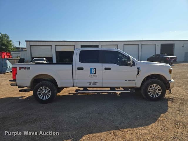 Image of Ford F-250 equipment image 3