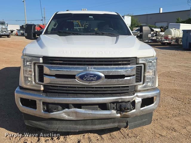 Image of Ford F-250 equipment image 1
