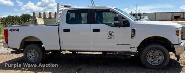 Image of Ford F-250 equipment image 3