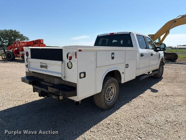 Image of Ford F-250 equipment image 4