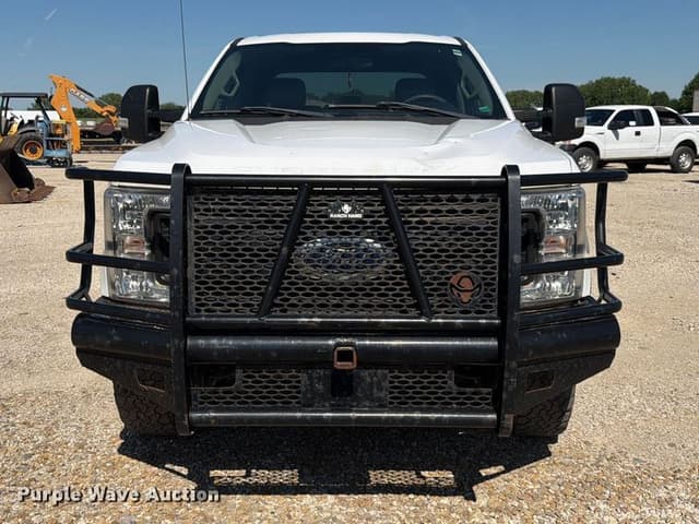 Image of Ford F-250 equipment image 1