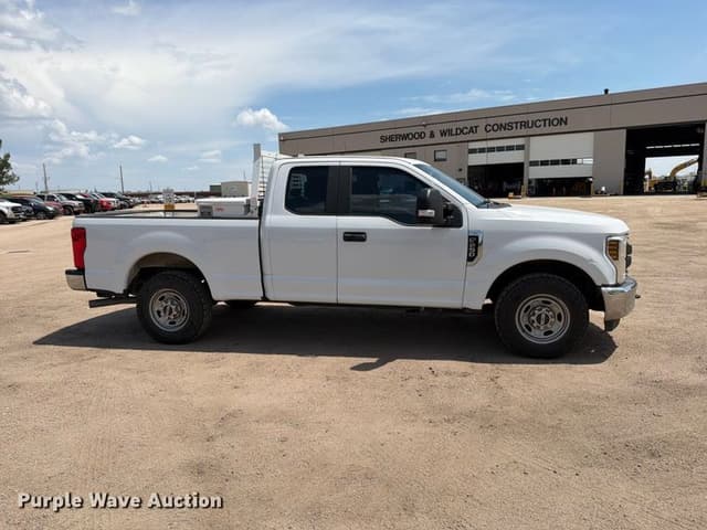 Image of Ford F-250 equipment image 3