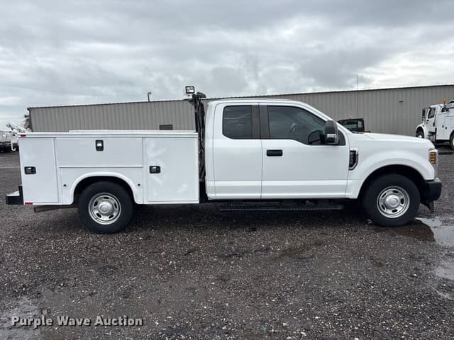 Image of Ford F-250 equipment image 3