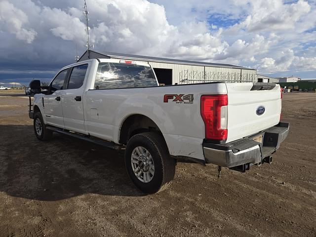 Image of Ford F-250 equipment image 4