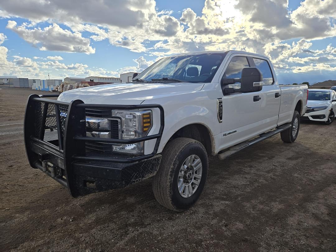 Image of Ford F-250 Primary image