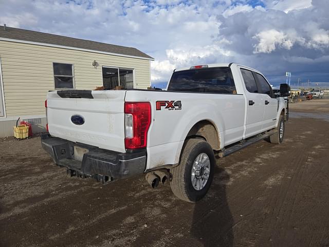 Image of Ford F-250 equipment image 3