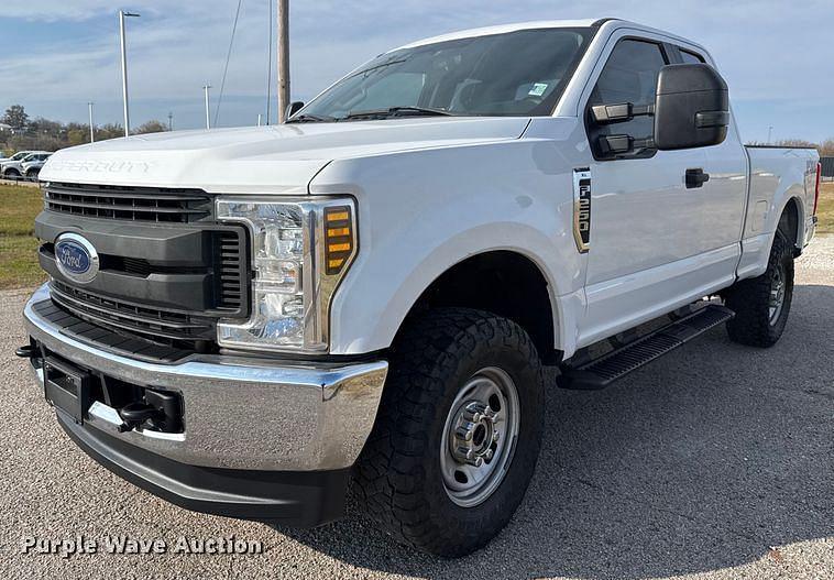 Image of Ford F-250 Primary image