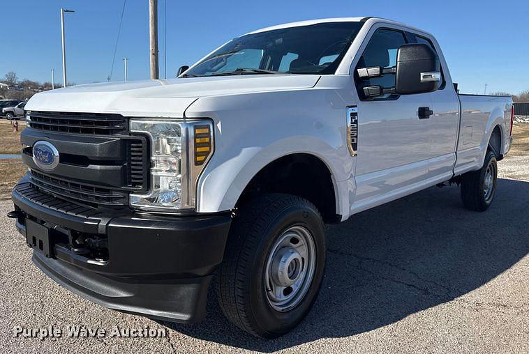 Image of Ford F-250 Primary image