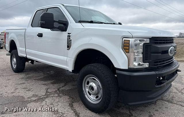 Image of Ford F-250 equipment image 2