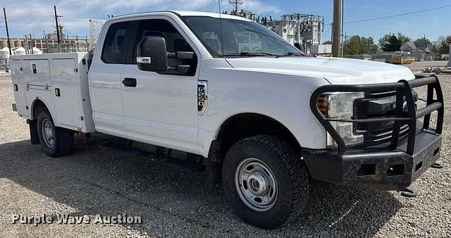 Image of Ford F-250 equipment image 2