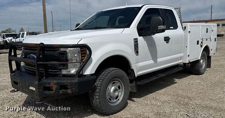 Image of Ford F-250 Primary image