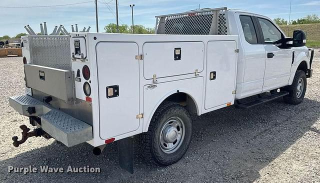Image of Ford F-250 equipment image 4