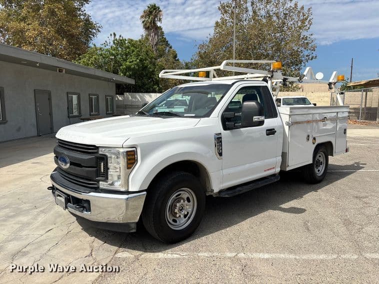 Image of Ford F-250 Primary image