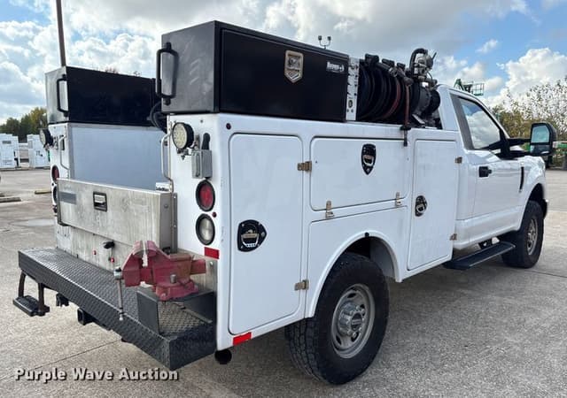 Image of Ford F-250 equipment image 4