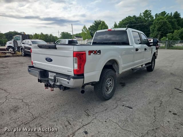 Image of Ford F-250 equipment image 4