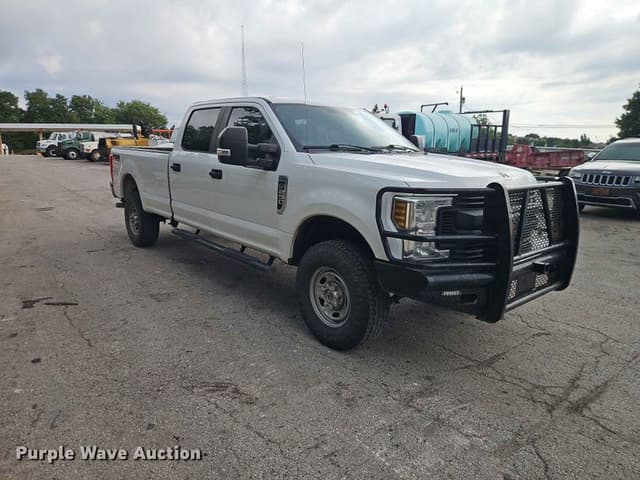 Image of Ford F-250 equipment image 2