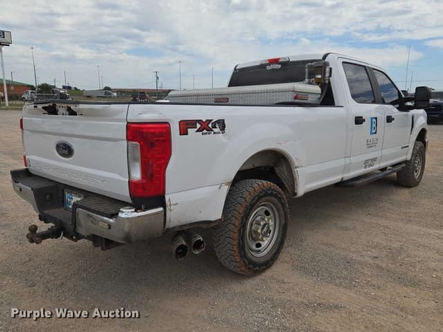 Image of Ford F-250 equipment image 4