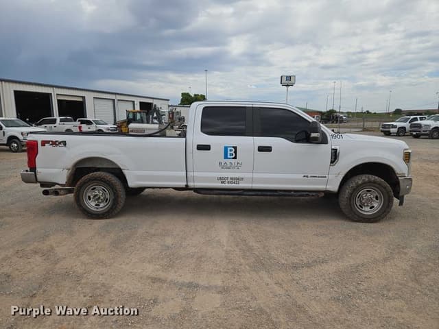 Image of Ford F-250 equipment image 3