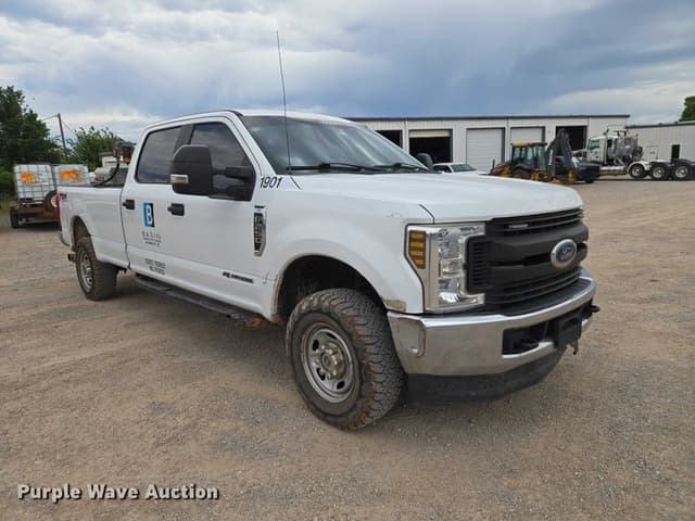 Image of Ford F-250 equipment image 2