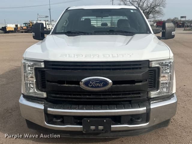 Image of Ford F-250 equipment image 1