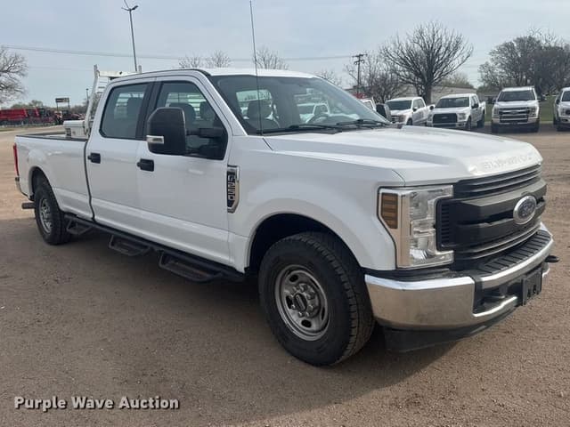 Image of Ford F-250 equipment image 2