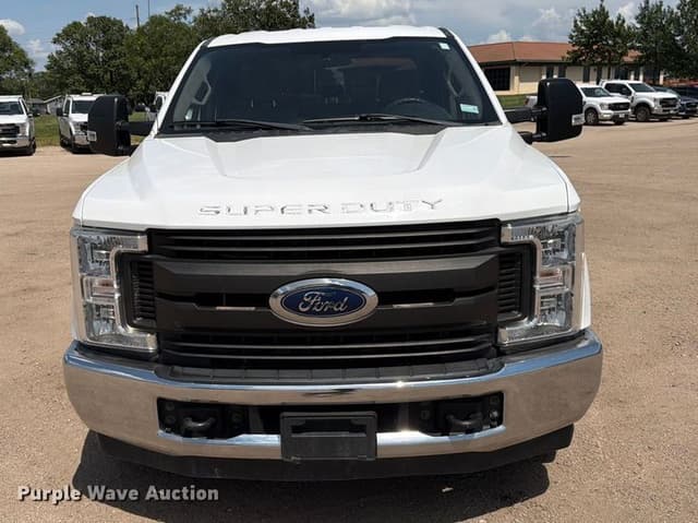 Image of Ford F-250 equipment image 1