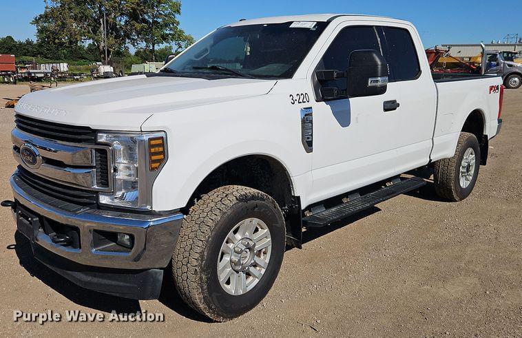 Image of Ford F-250 Primary image