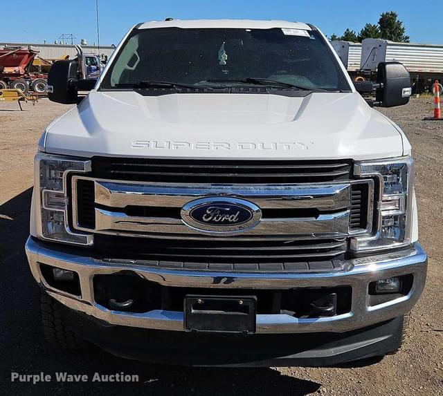 Image of Ford F-250 equipment image 1