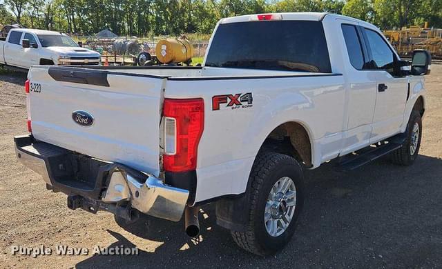 Image of Ford F-250 equipment image 4