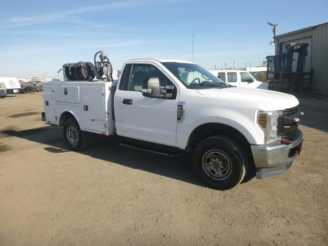 Image of Ford F-250 equipment image 1