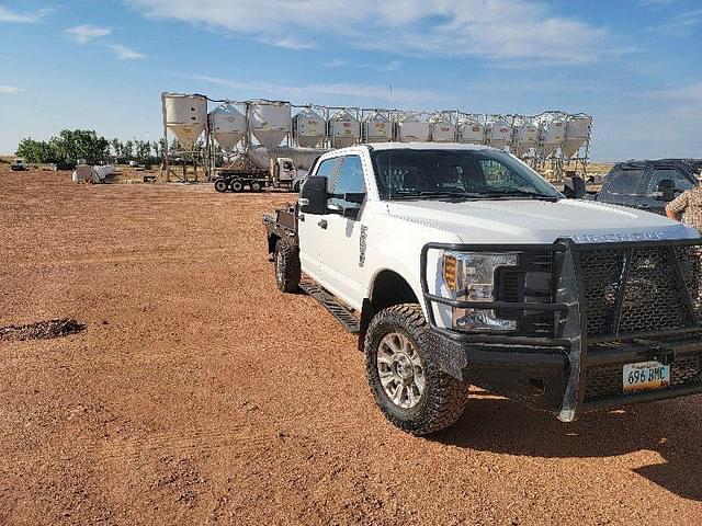 Image of Ford F-250 equipment image 1