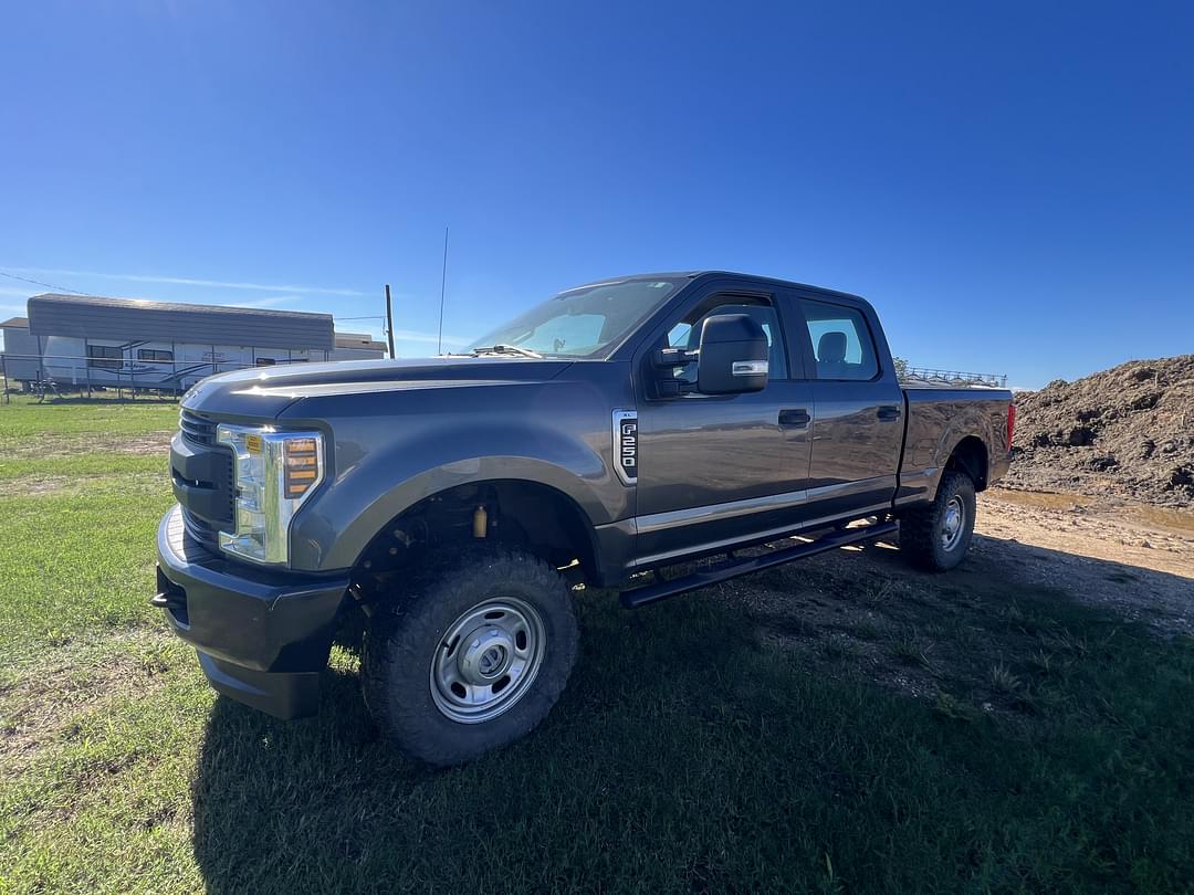 Image of Ford F-250 Primary image