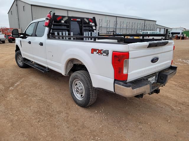 Image of Ford F-250 equipment image 4