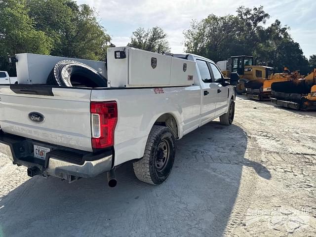 Image of Ford F-250 equipment image 4