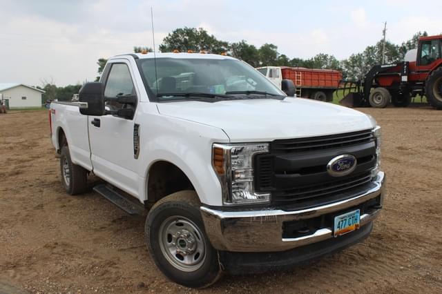 Image of Ford F-250 equipment image 1