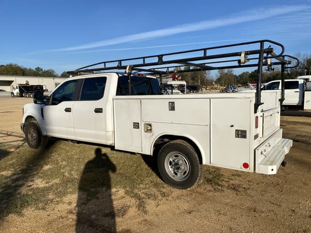 Image of Ford F-250 equipment image 1