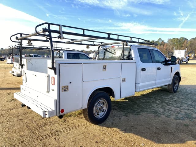 Image of Ford F-250 equipment image 2