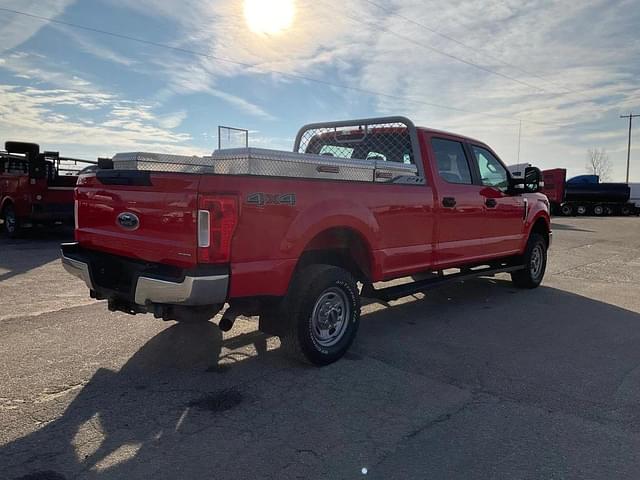 Image of Ford F-250 equipment image 4