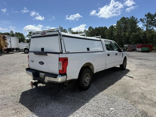 Image of Ford F-250 equipment image 4