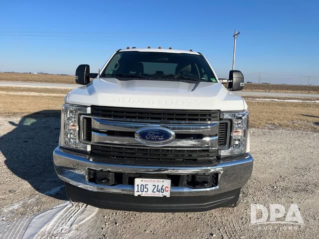 Image of Ford F-250 equipment image 2