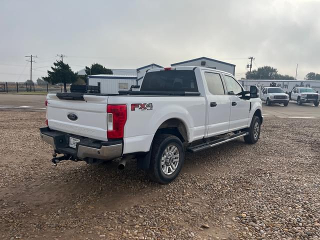 Image of Ford F-250 equipment image 4