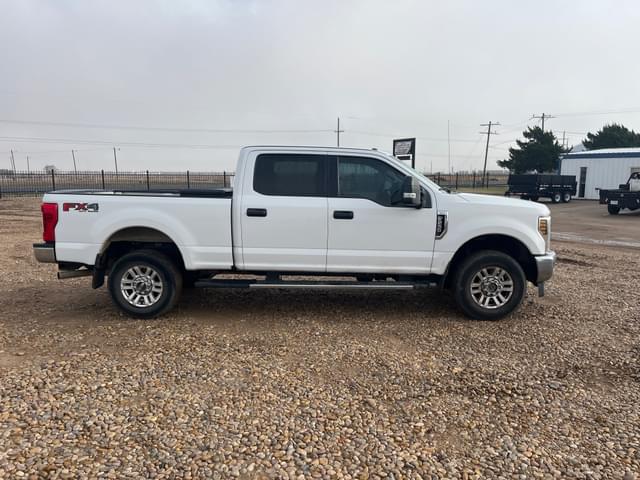 Image of Ford F-250 equipment image 3