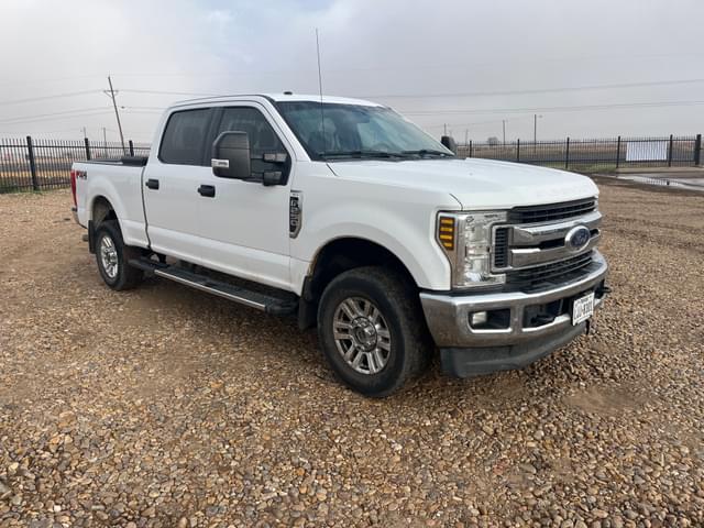 Image of Ford F-250 equipment image 2